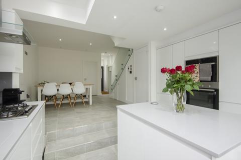 4 bedroom terraced house to rent, Lancaster Road, Walthamstow, London, E17
