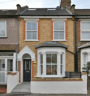 4 bedroom terraced house to rent - Lancaster Road, Walthamstow, London, E17