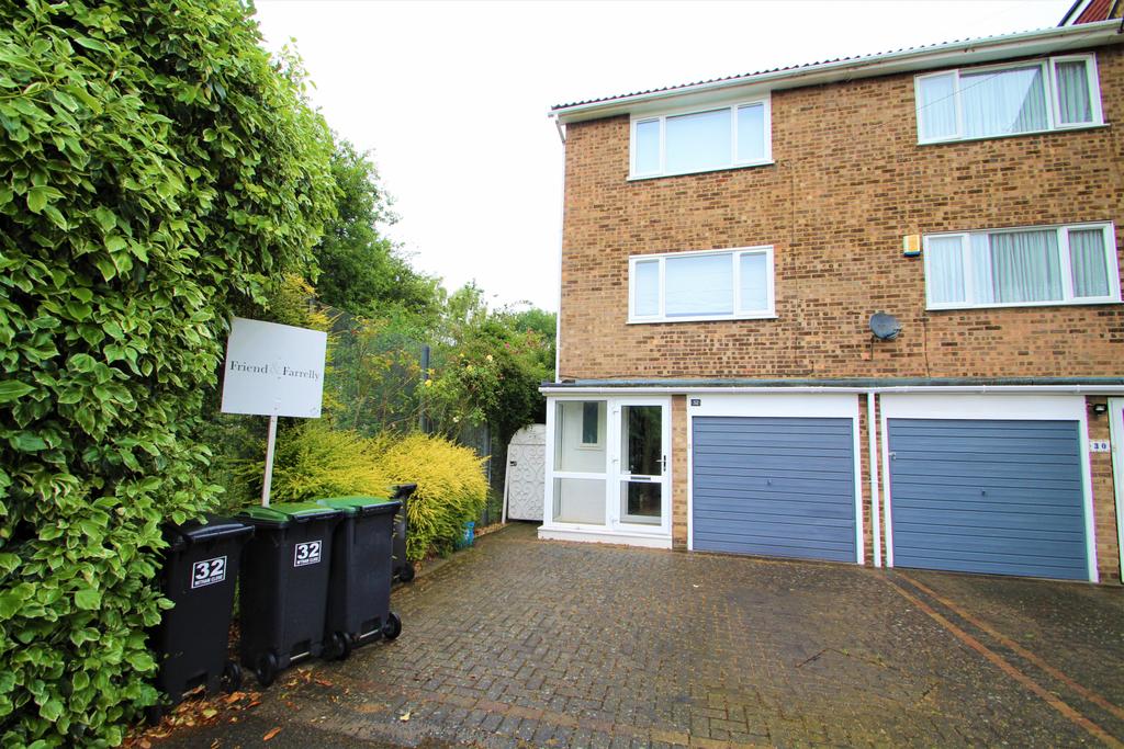Witham Close, Loughton 3 bed end of terrace house £1,900 pcm (£438 pw)