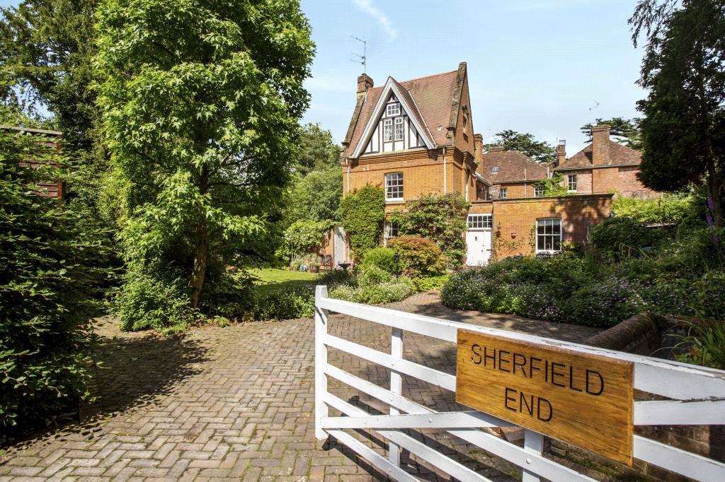 Sherfield End, Sherfield On Loddon, RG27 4 bed village house £875,000