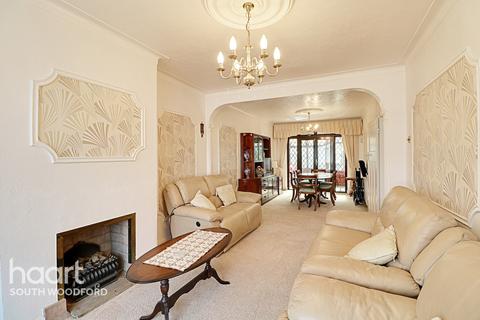 72 Kensington Drive, Woodford Green, IG8 8LN