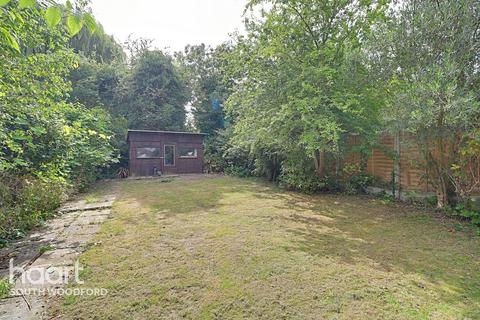 72 Kensington Drive, Woodford Green, IG8 8LN