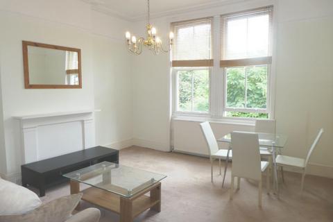 1 bedroom flat to rent, Crossfield Road, London, NW3