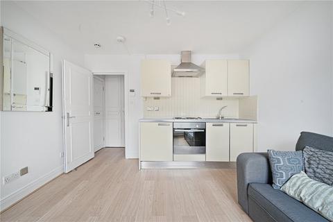 Studio to rent, Egerton Gardens, Knightsbridge, London, SW3