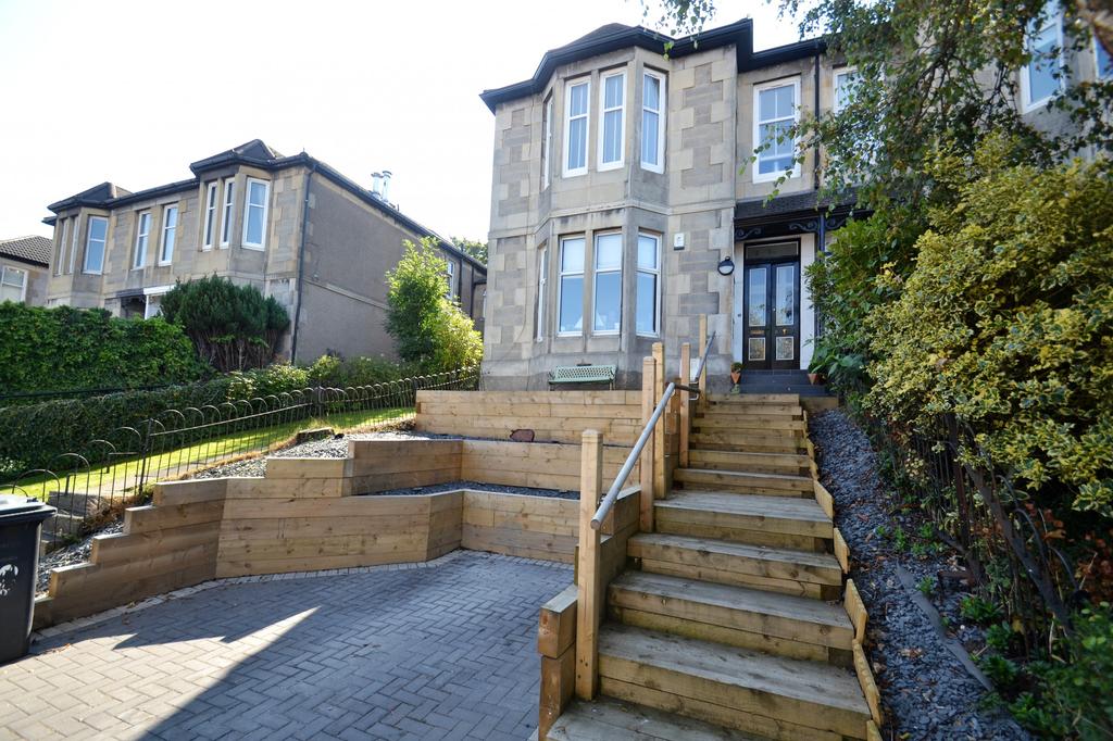 Rosslyn Avenue, Rutherglen, G73 2 bed flat £185,000