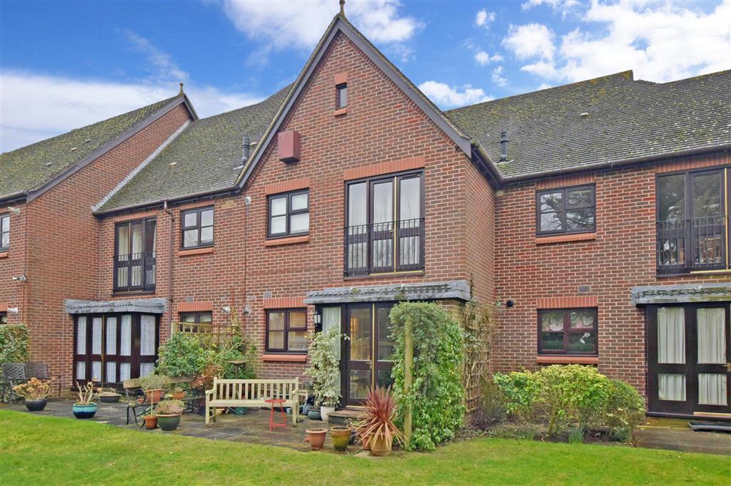 Fishbourne Road East, Chichester, West Sussex 1 bed ground floor flat