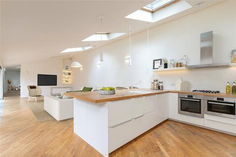 1 Forest Road, Richmond, TW9 3BY