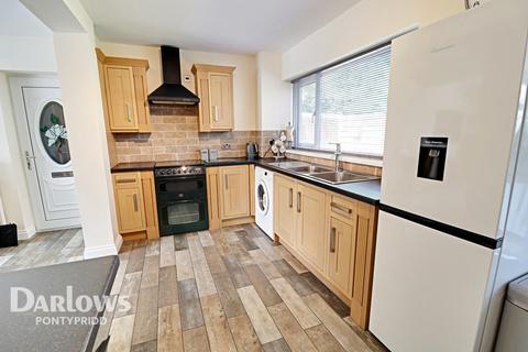 10 Ashgrove, Pontypridd, CF37 3DW