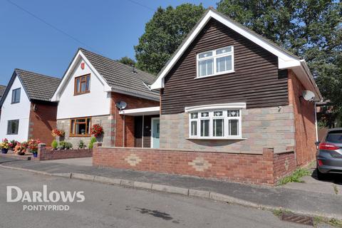 10 Ashgrove, Pontypridd, CF37 3DW