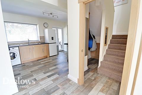 10 Ashgrove, Pontypridd, CF37 3DW