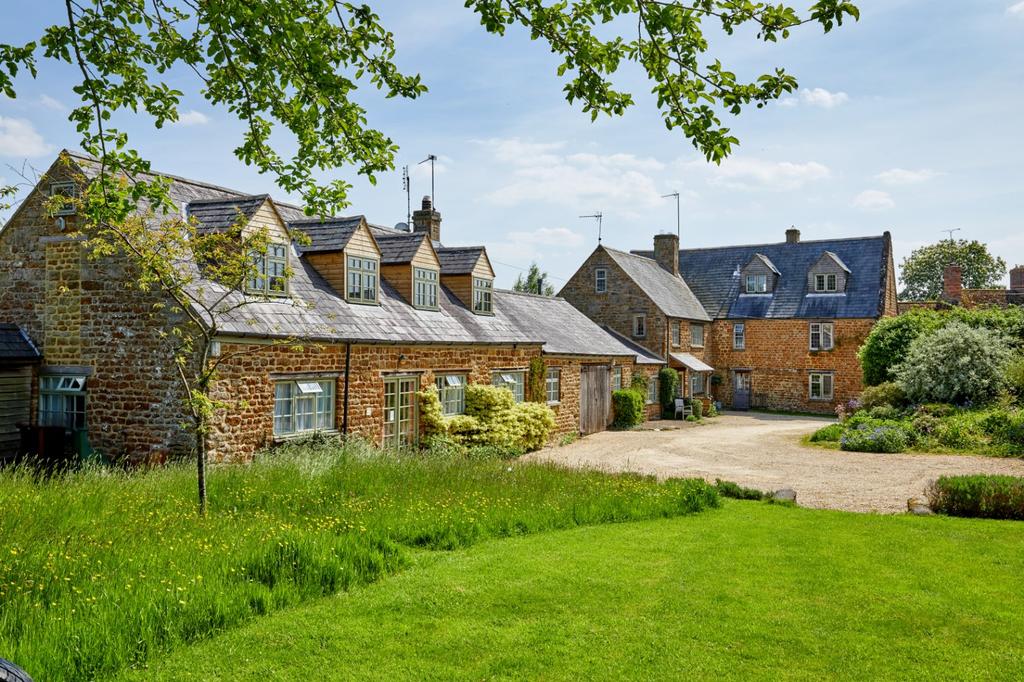 Wigginton, Banbury, Oxfordshire 5 bed detached house £2,450,000