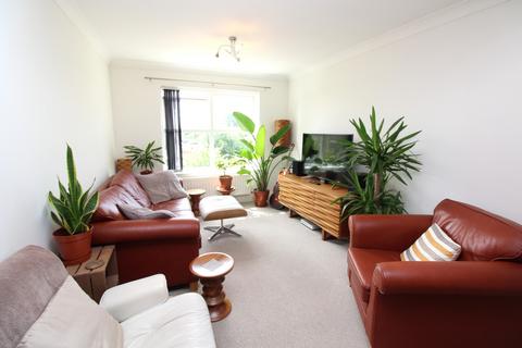 2 bedroom apartment to rent, St. Marys Lane, RM14