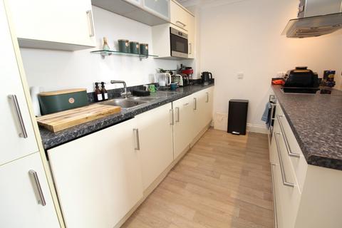 2 bedroom apartment to rent, St. Marys Lane, RM14