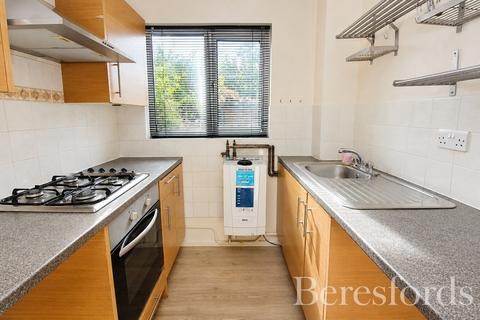 1 bedroom end of terrace house to rent, Stephens Close, RM3