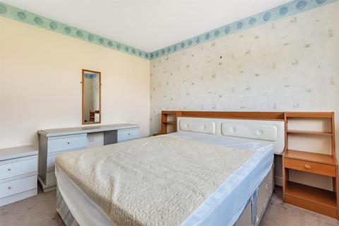 1 Beaumaris Close, Leigh, WN7 5BP
