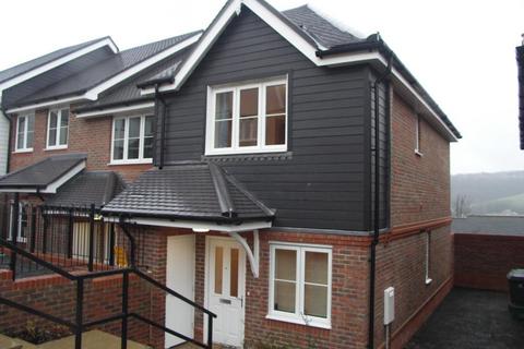 2 bedroom end of terrace house to rent, Apple Tree Close, High Wycombe, HP13