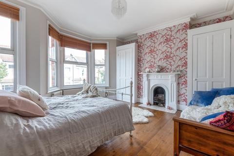 11 Eswyn Road, London, SW17 8TR