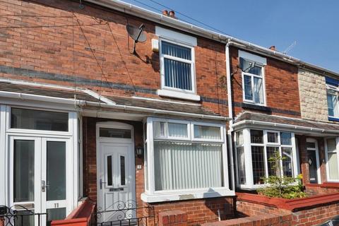 2 bedroom terraced house to rent, Woodman Street, Milton