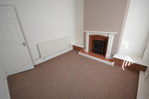 2 bedroom terraced house to rent, Woodman Street, Milton