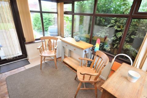 12 Newfields Drive, Moorends, Doncaster, DN8 4RZ