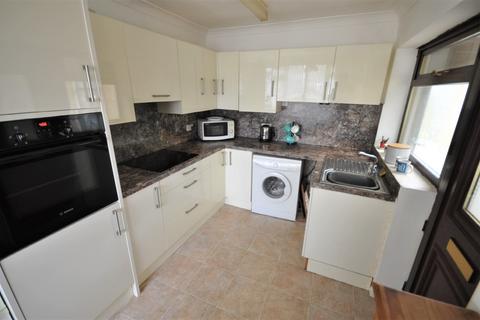 12 Newfields Drive, Moorends, Doncaster, DN8 4RZ