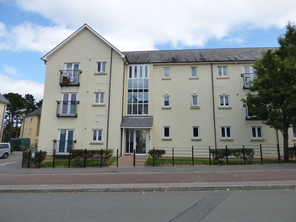 Frobisher Approach, Manadon 2 bed apartment £850 pcm (£196 pw)