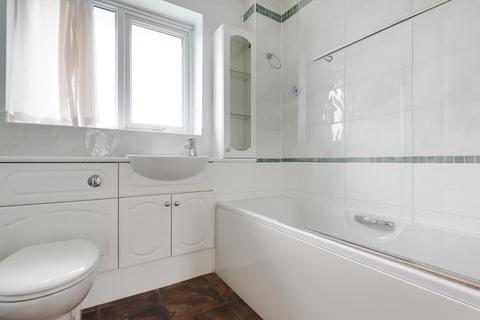 6 Crispin Close, Stratton, Swindon, SN3 4XH