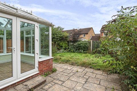 6 Crispin Close, Stratton, Swindon, SN3 4XH