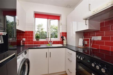 33a Kingsley Grove, Reigate, RH2 8DU