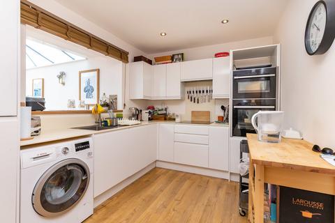 40 Deepdene Road, Loughton, IG10 3PP