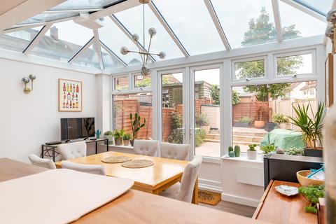 40 Deepdene Road, Loughton, IG10 3PP