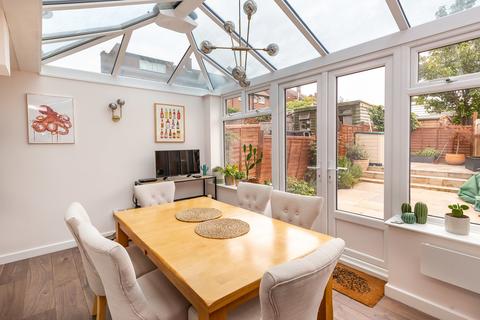 40 Deepdene Road, Loughton, IG10 3PP