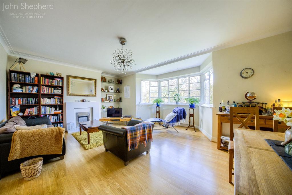 Viceroy Close, Birmingham, B5 2 bed apartment £175,000