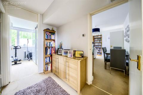 30 Cedarhurst, Birmingham, B32 2JZ