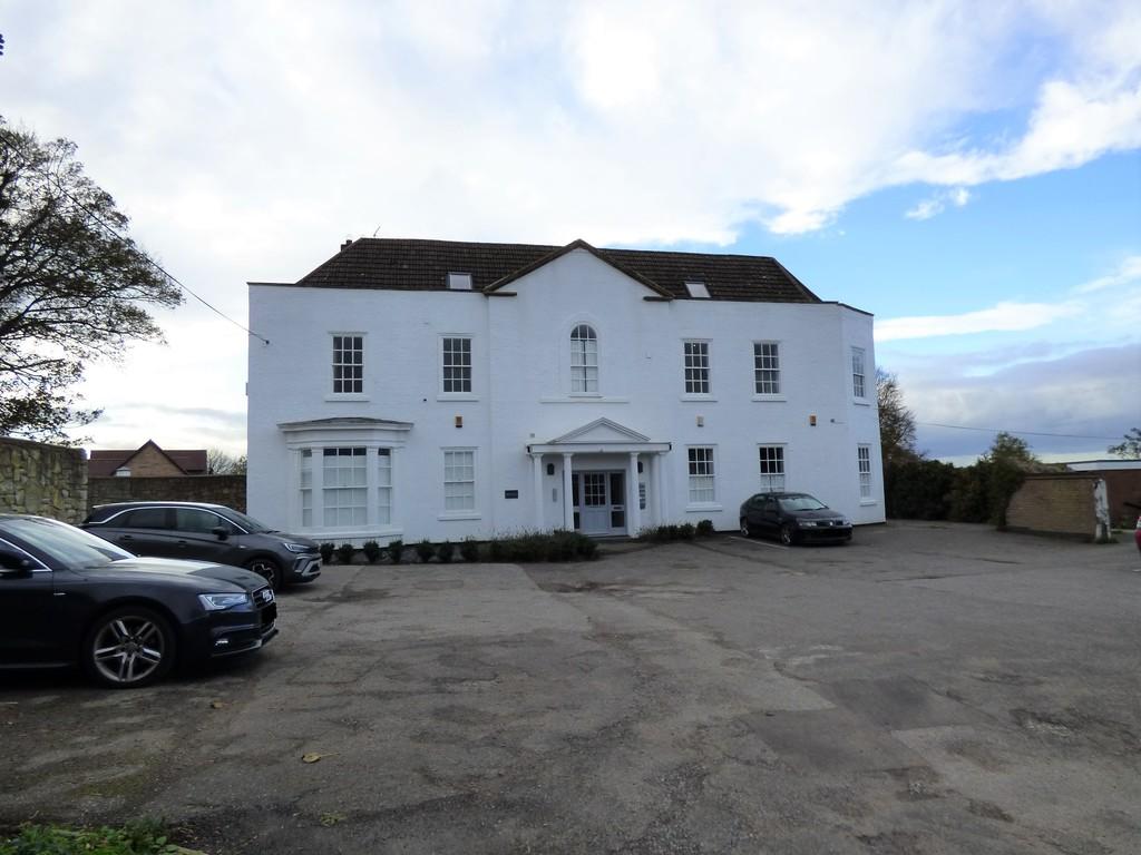 Redhall, Red Hall Drive 2 bed apartment £825 pcm (£190 pw)