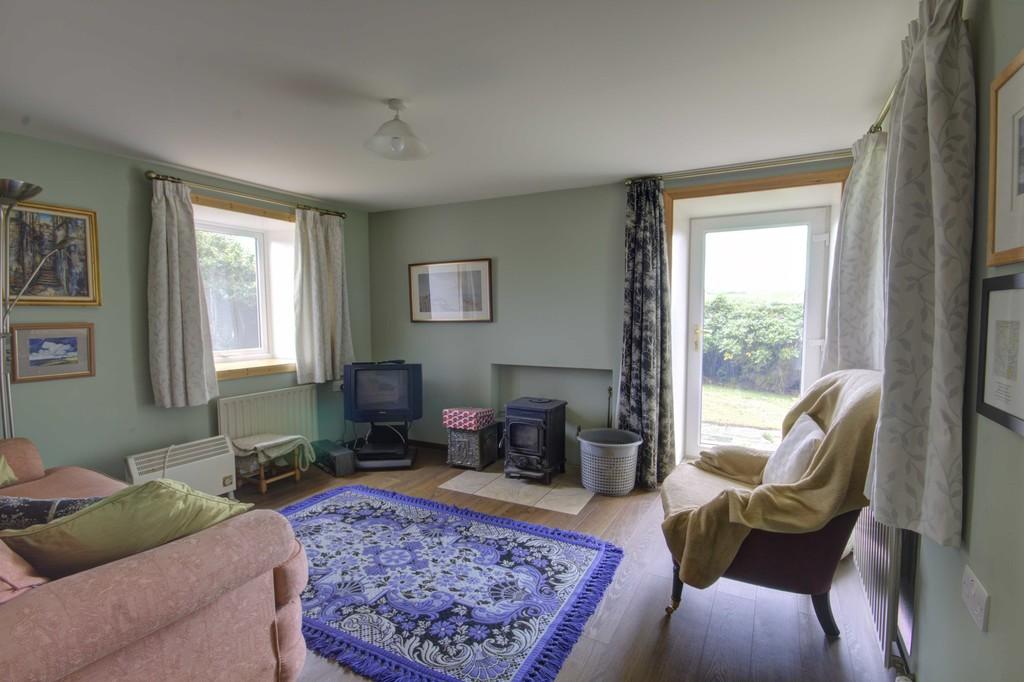 Family room/bedroom 6