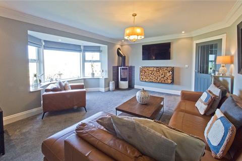 5 bedroom detached house for sale, Moss Carr Road, Keighley, West Yorkshire, BD21