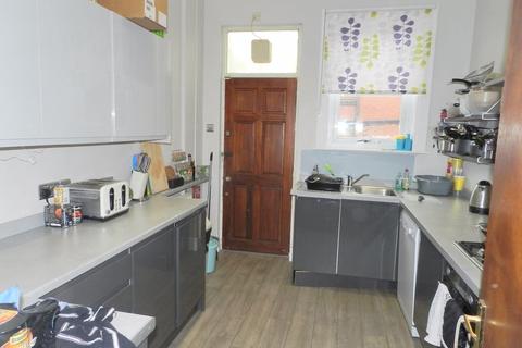 32 Delph Lane, Leeds, LS6 2HQ