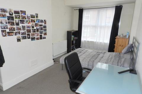 32 Delph Lane, Leeds, LS6 2HQ