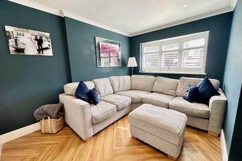 9 Lesley Close, Bexley, DA5 1LX
