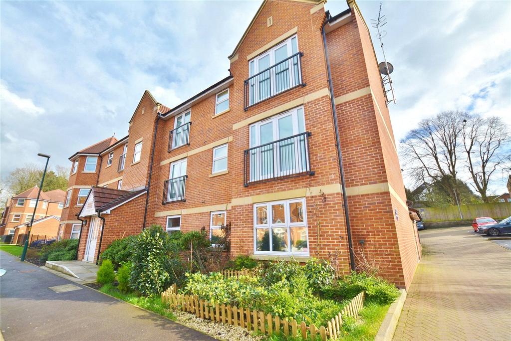 Walton Road, Bushey, Hertfordshire, WD23 2 bed apartment £1,550 pcm