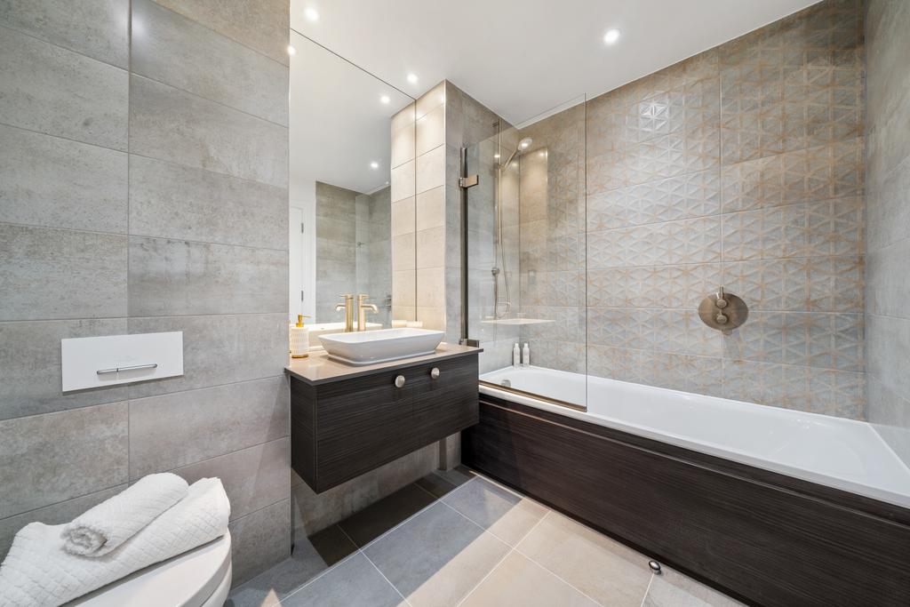 Ensuite to Second Bedroom