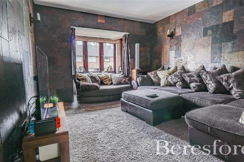 96 Knights Way, Brentwood, CM13 2ER
