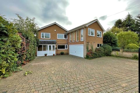 5 bedroom detached house for sale - Stratford Drive, Wootton, Northampton, NN4