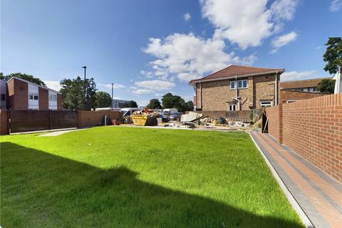 2 bedroom apartment to rent, Ashfield Avenue, Feltham, TW13