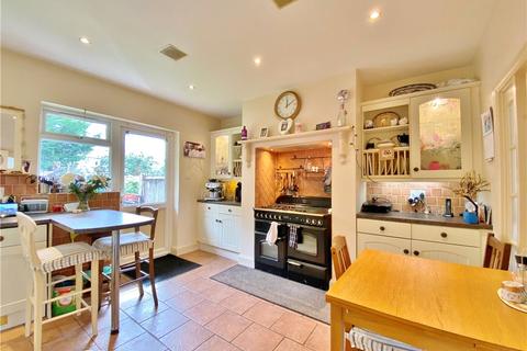 102 Argyle Avenue, Whitton, Hounslow, TW3 2LW