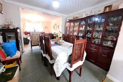 71 Beech Road, Feltham, TW14 8AJ