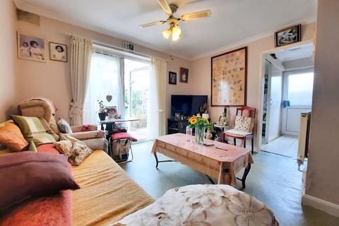 71 Beech Road, Feltham, TW14 8AJ