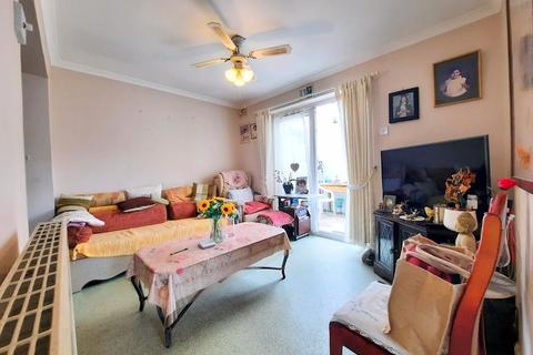 71 Beech Road, Feltham, TW14 8AJ