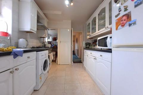 71 Beech Road, Feltham, TW14 8AJ